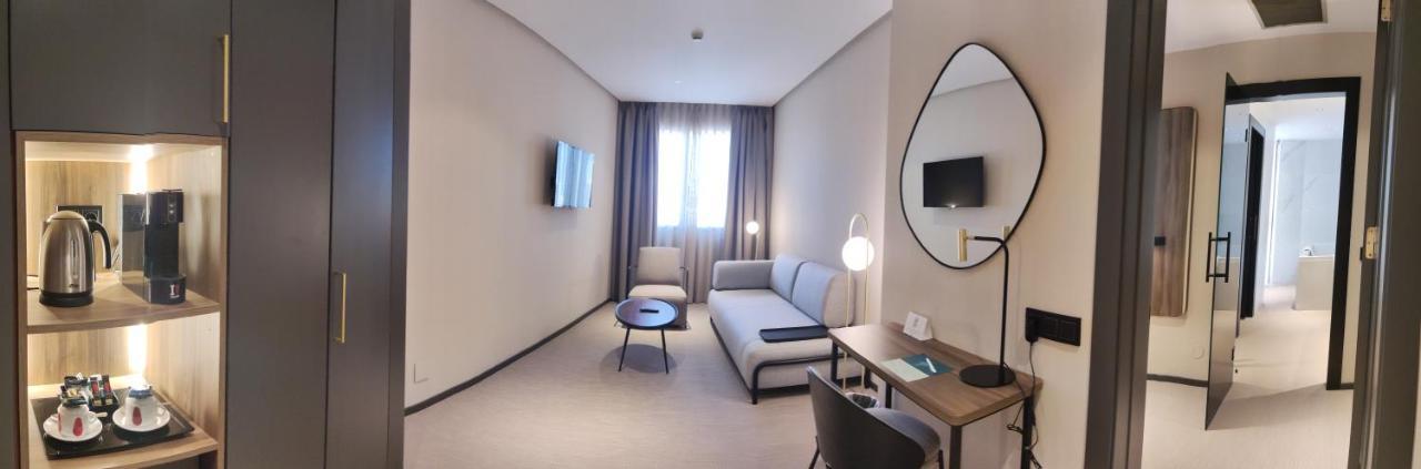 Junior Suite,1389776483:JPEG