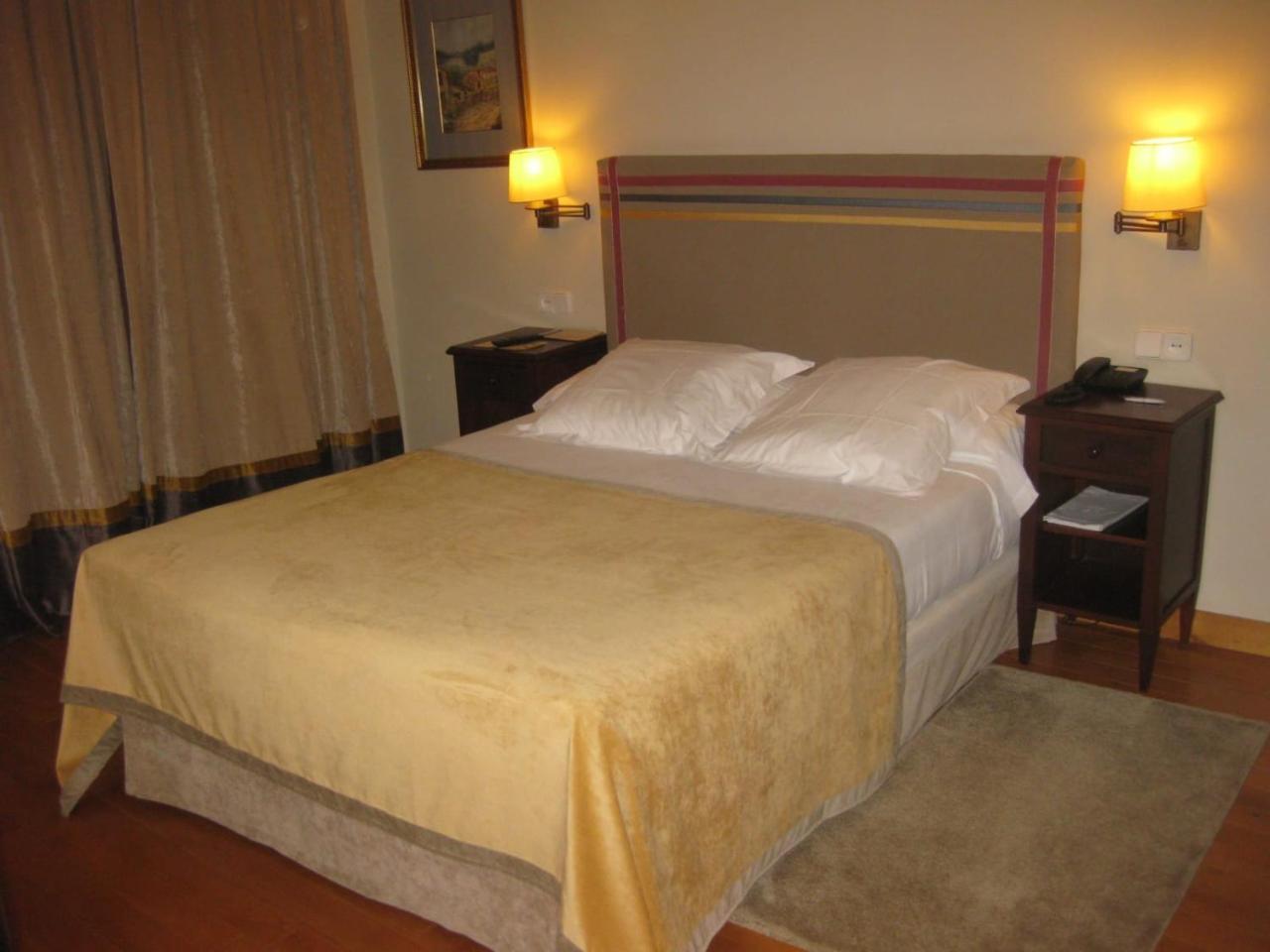 Standard Double Room,737650681:JPEG